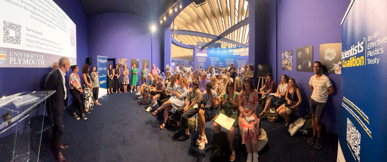 La séance de questions/réponses scientifiques avec le public à La Baleine.